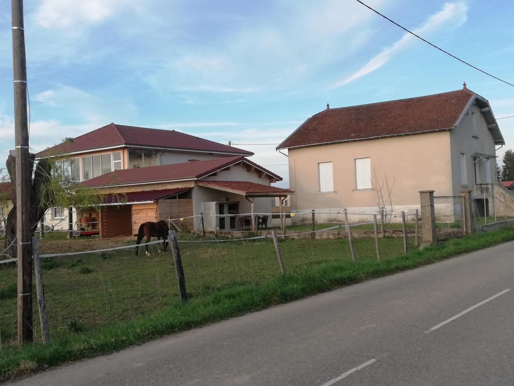 Maison De 100M2 Au Coeur D'Une Pension Equestre Les Sabots De Nina Marcollin Ngoại thất bức ảnh